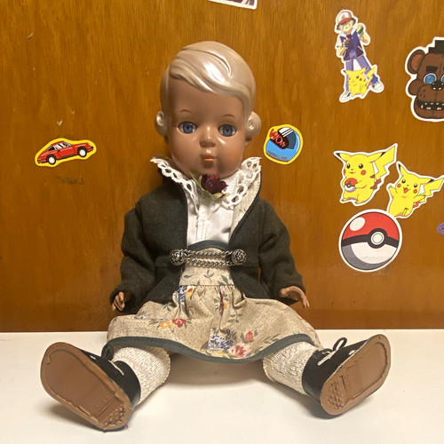 Spielpuppe blondes gerades